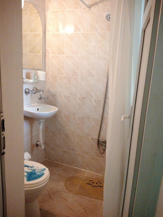 Отель Mavi Pension Айвалык Экстерьер фото
